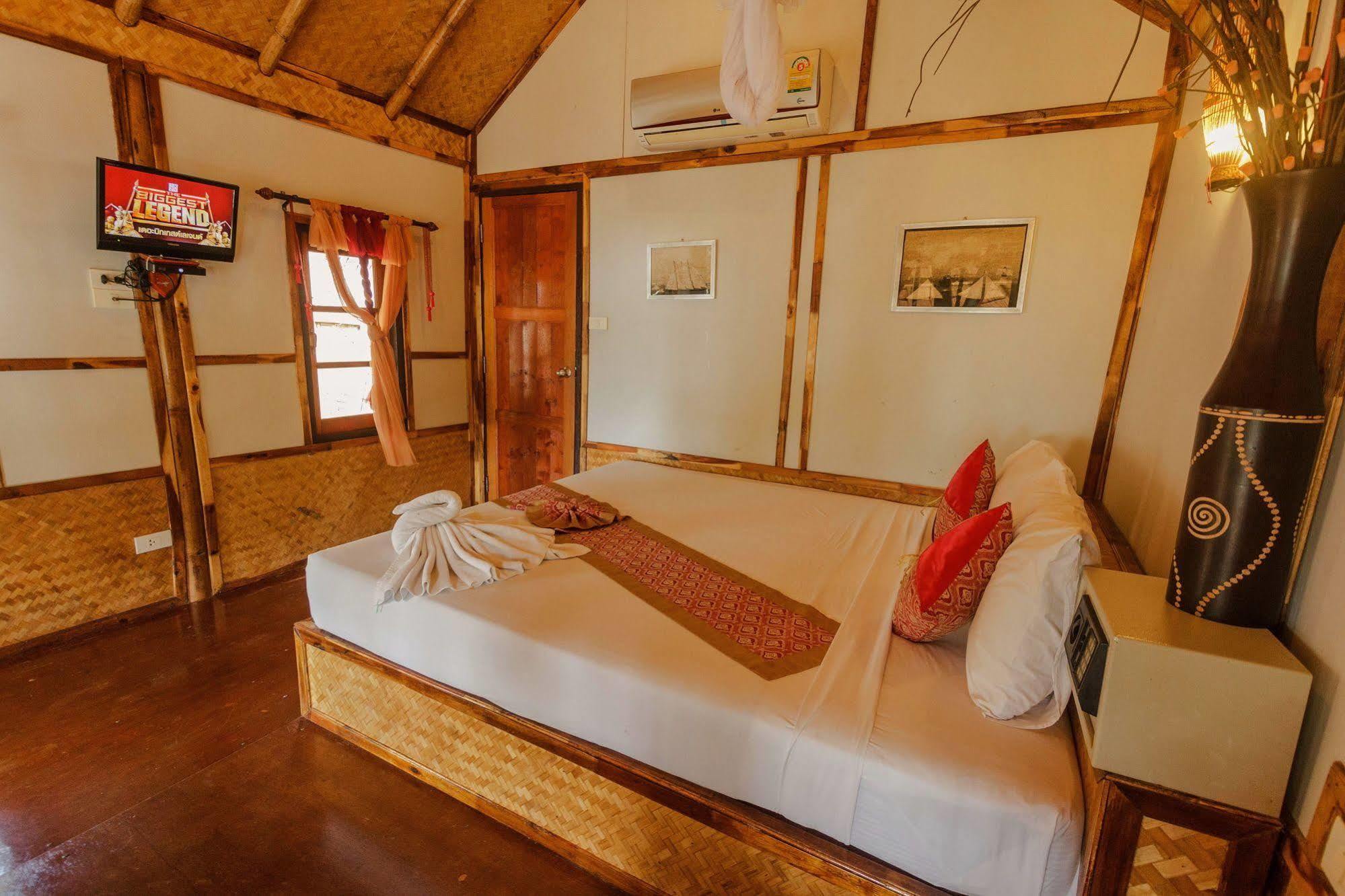 Phuphaya Seaview Resort - Adult Only Phi Phi-eilanden Buitenkant foto