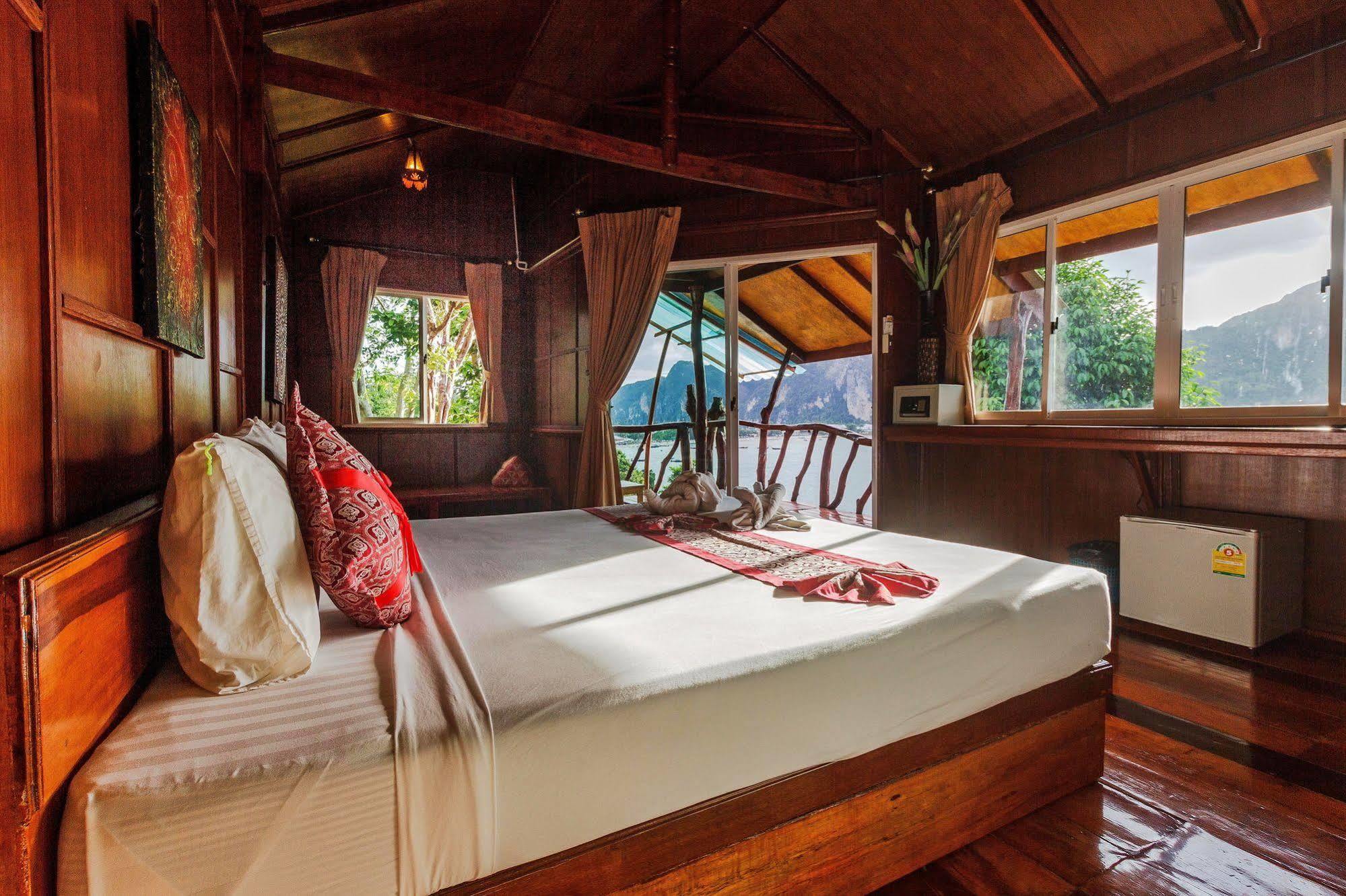 Phuphaya Seaview Resort - Adult Only Phi Phi-eilanden Buitenkant foto